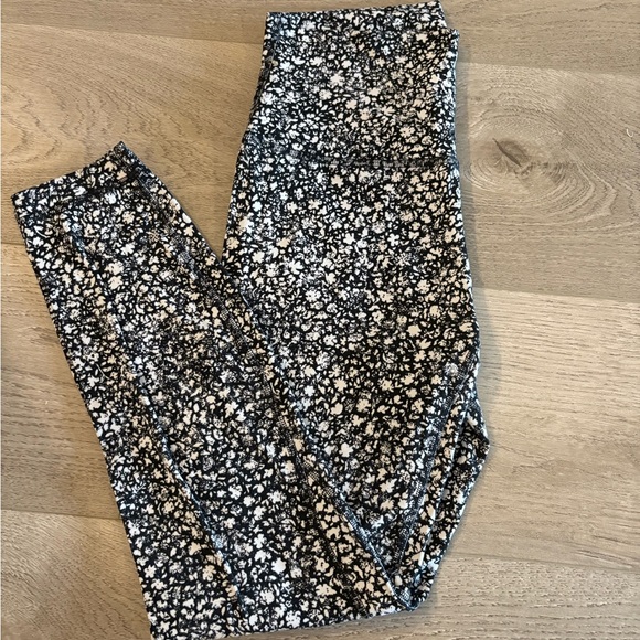 lululemon athletica Align Leggings - Picture 1 of 3